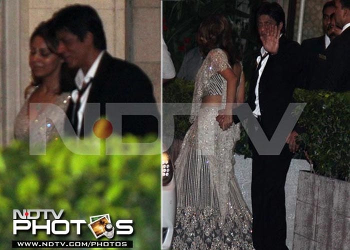 SRK, Gauri and the Kapoors at Saif, Kareena\'s reception