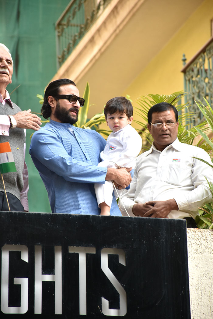 Kareena Kapoor And Saif Ali Khan\'s Republic Day Celebration with Little Taimur