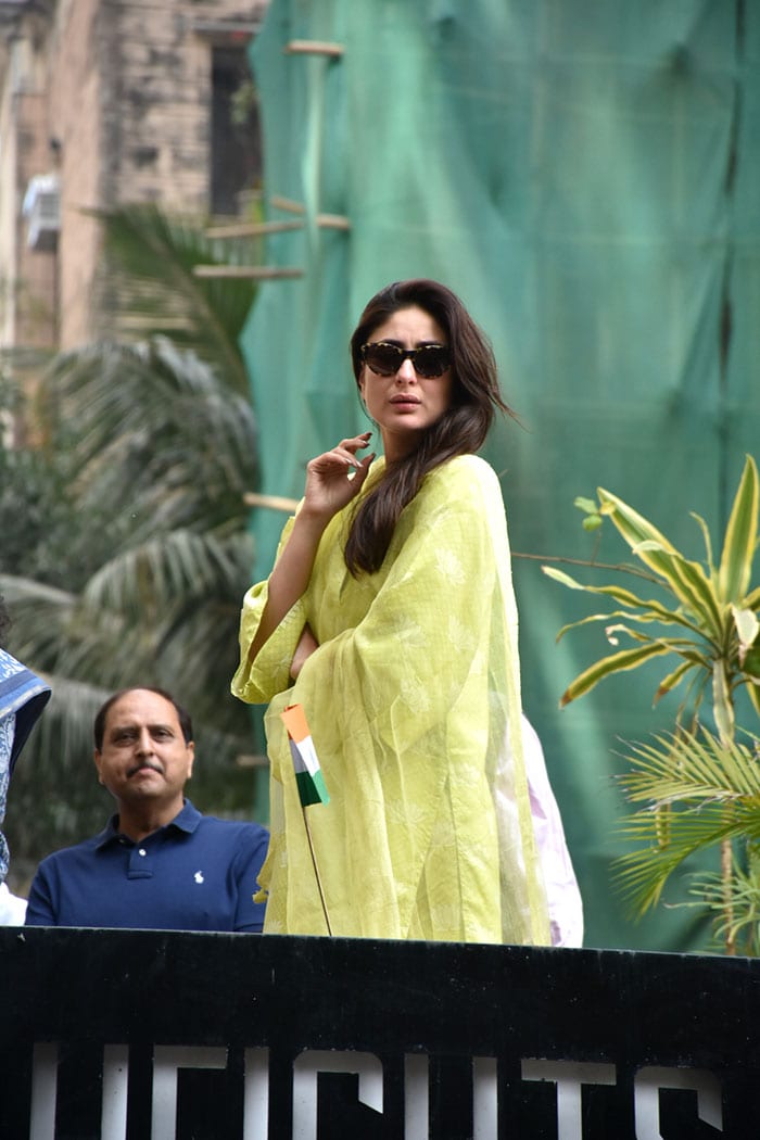 Kareena Kapoor And Saif Ali Khan\'s Republic Day Celebration with Little Taimur