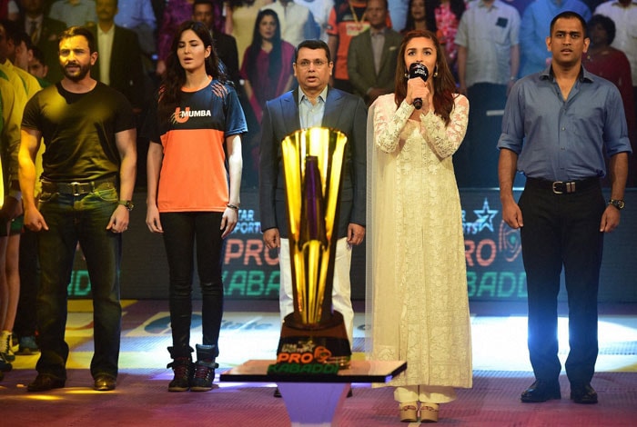 Captain Cool, Alia and Phantoms of Mumbai Root For Pro Kabaddi