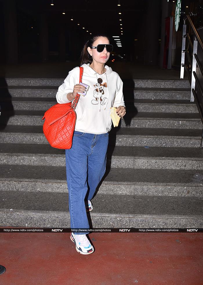 Star-Studded Airport With Saif Ali Khan, Ananya Panday, Kartik Aaryan