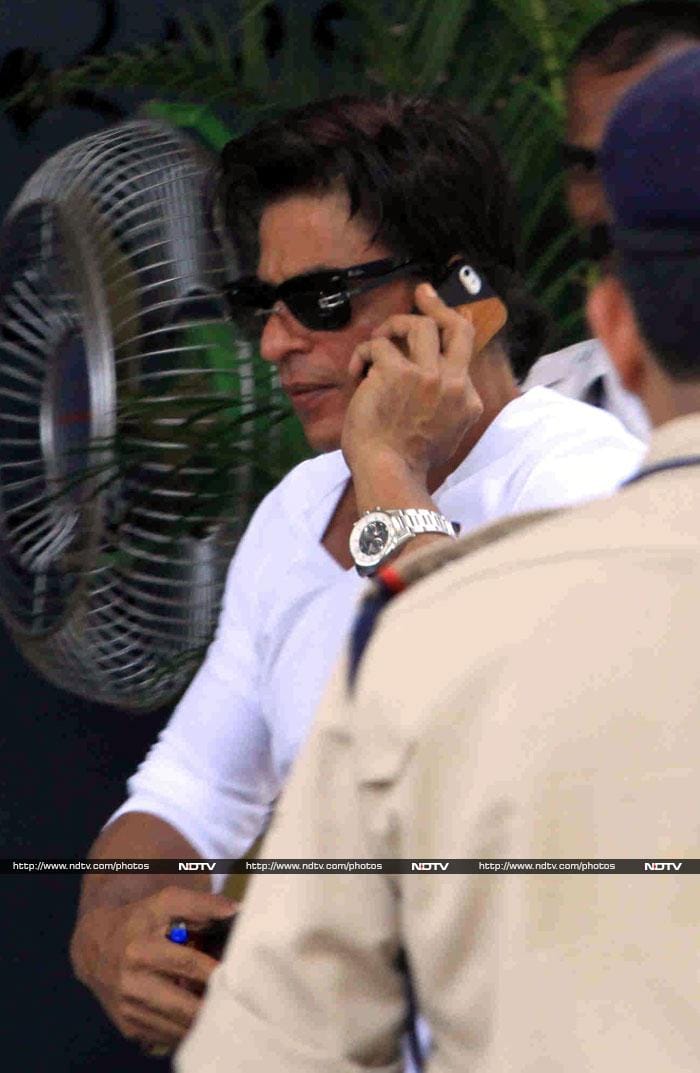 Veer Vs Zaara at IPL Finals: Shah Rukh Khan Leaves For Bangalore