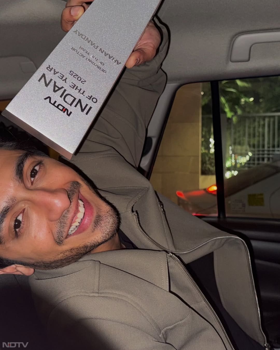 अहान ने इंस्टाग्राम पर लिखा, थैंक्यू एनडीटीवी मुझे इंडियन ऑफ द ईयर 2025 में डेब्यूटांट एक्टर ऑफ द ईयर का अवॉर्ड देने के लिए.