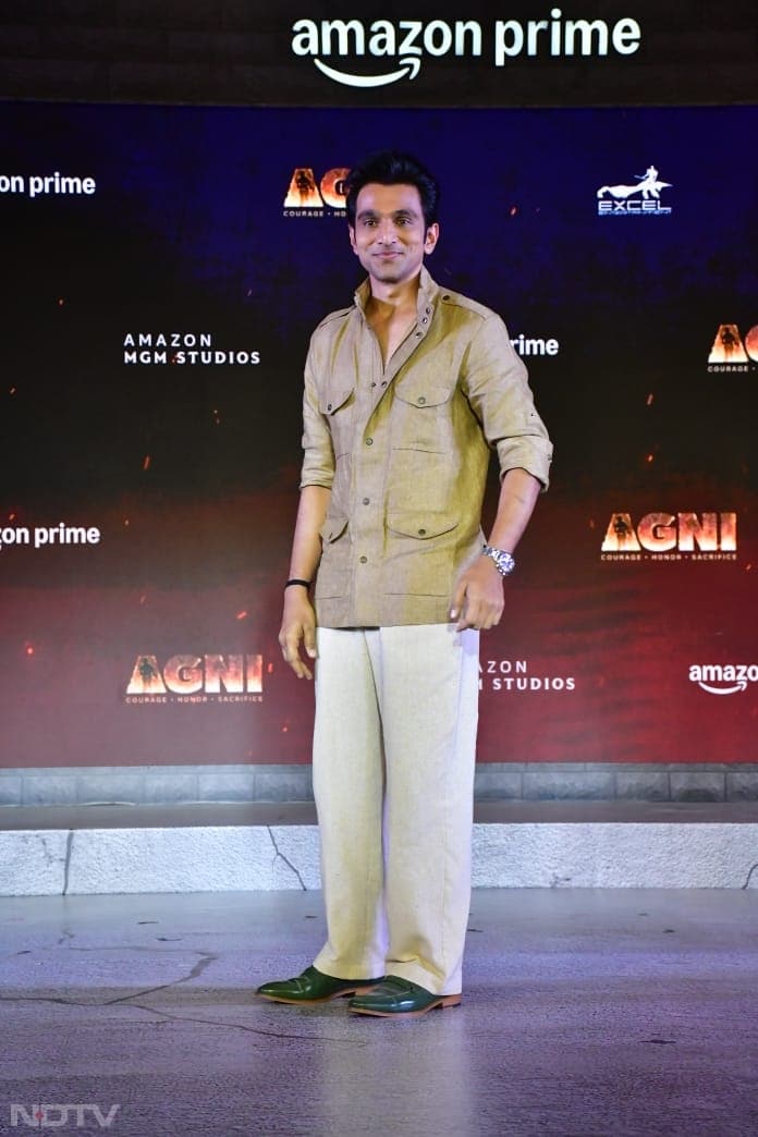 Pratik Gandhi looked dapper (Image Courtesy: Varinder Chawla)