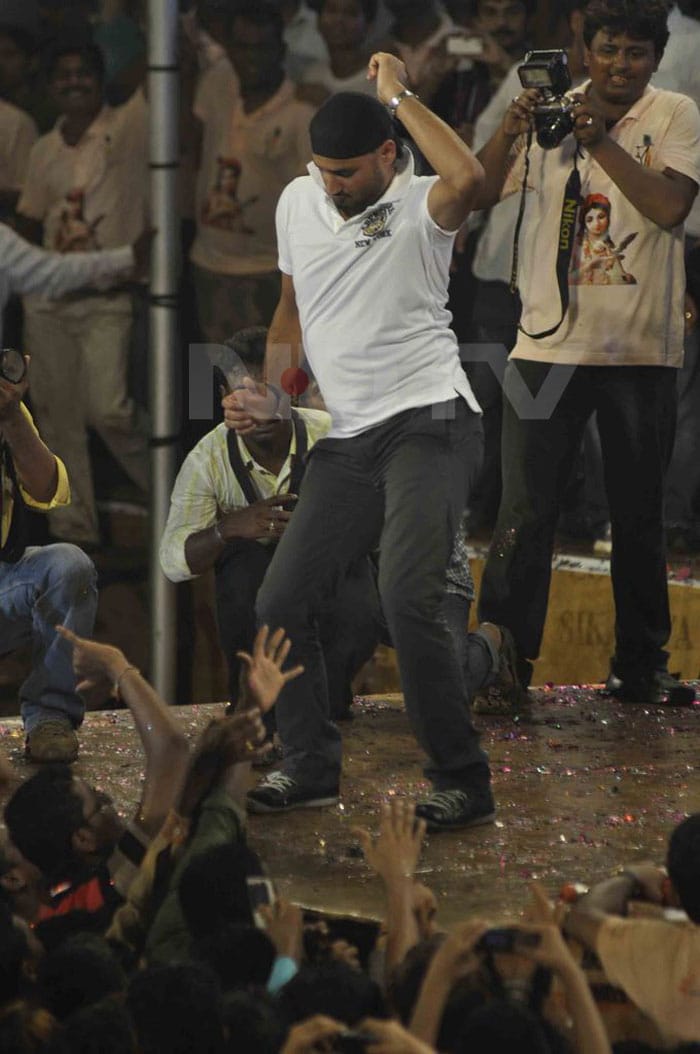 Salman, Karisma at dahi handi celebrations