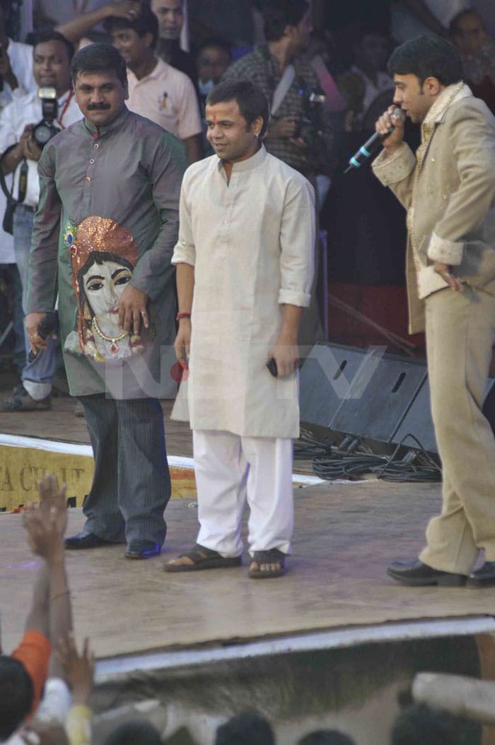 Salman, Karisma at dahi handi celebrations