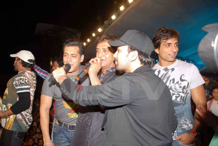 Salman, Karisma at dahi handi celebrations