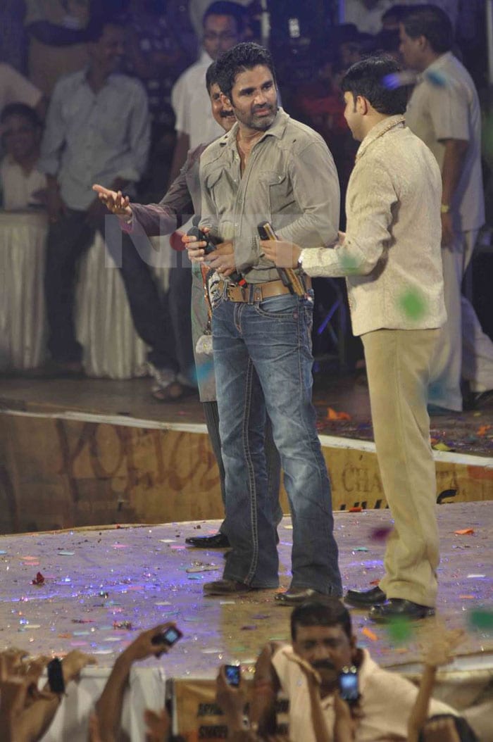 Salman, Karisma at dahi handi celebrations