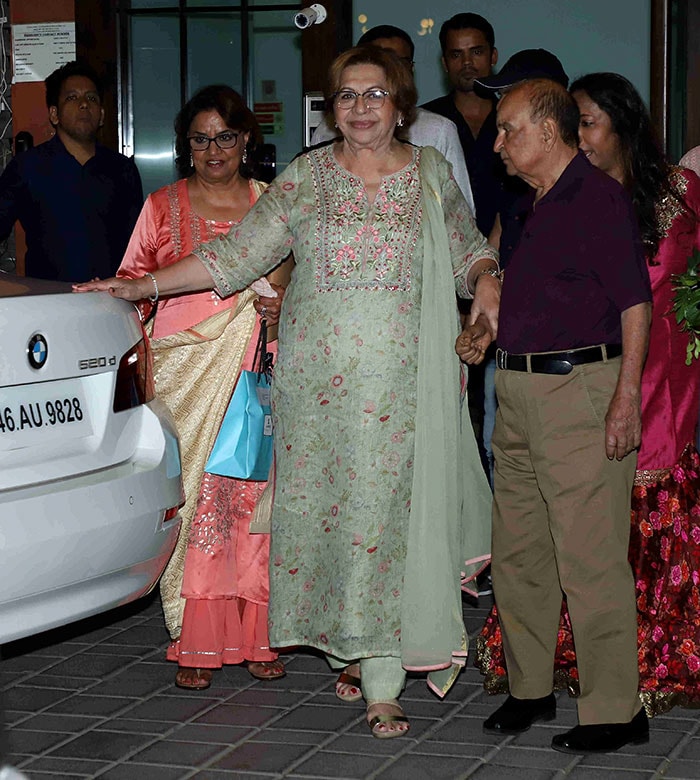 Salman Khan, Malaika, Amrita Arora And Arbaaz Attend Salma Khan\'s Birthday Bash