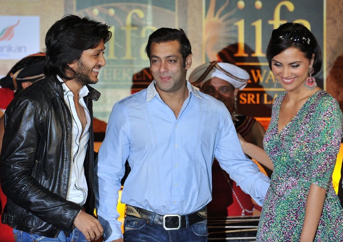 Bollywood actors Salman Khan (C), Ritesh Deshmukh (L) and Lara Dutta (R) pose during a news conference to promote The International Indian Film Academy (IIFA) awards in Mumbai. Sri Lanka will host top Indian movie stars for the annual "Bollywood Oscars" weekend that showcases one of the world's most ambitious and prolific film industry. The three-day International Indian Film Academy (IIFA) event that runs from June 3-5, will feature performances, premieres, celebrity parties, workshops, business forums, fashion shows and a Twenty20 cricket match. (Photo: AFP)