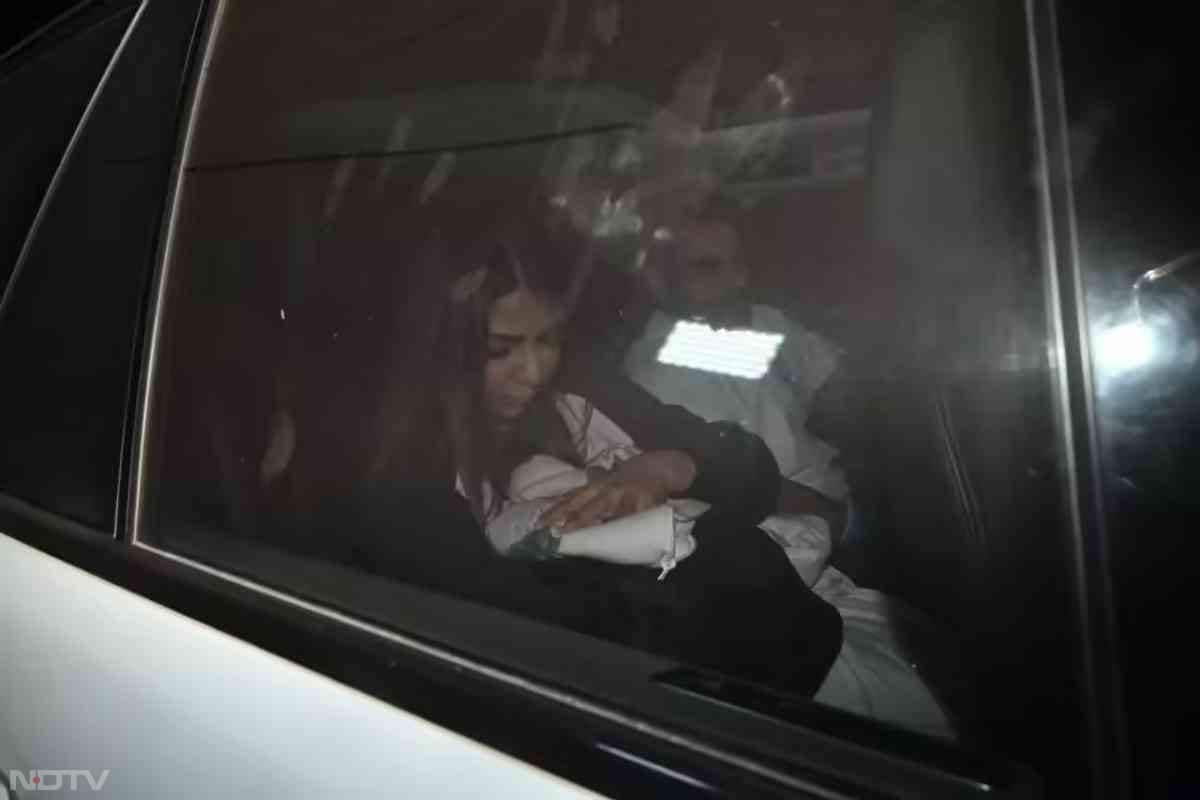 अरबाज खान अपनी पत्नी शूरा खान और बेटी सिपारा के साथ भाई सलमान खान की जन्मदिन की पार्टी में पहुंचते हुए नजर आए.