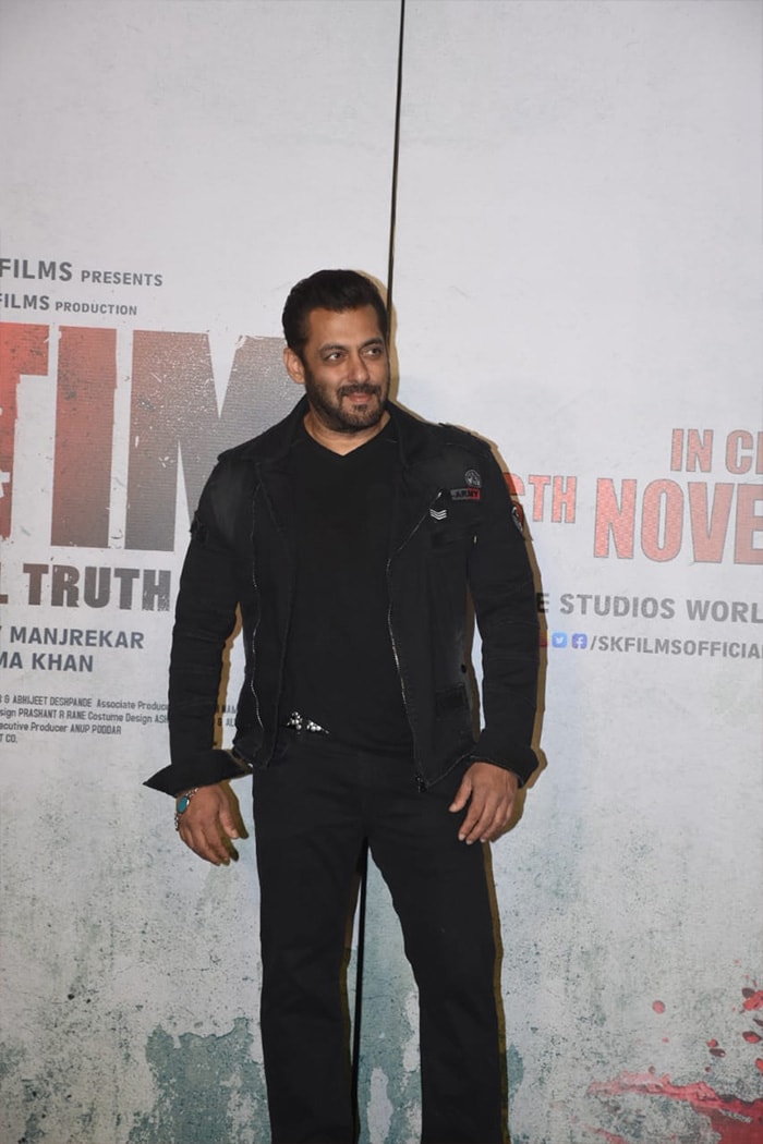 Salman Khan looked dashing in an all-black outfit. He plays the role of a cop in the film. (Image courtesy: Varinder Chawla)