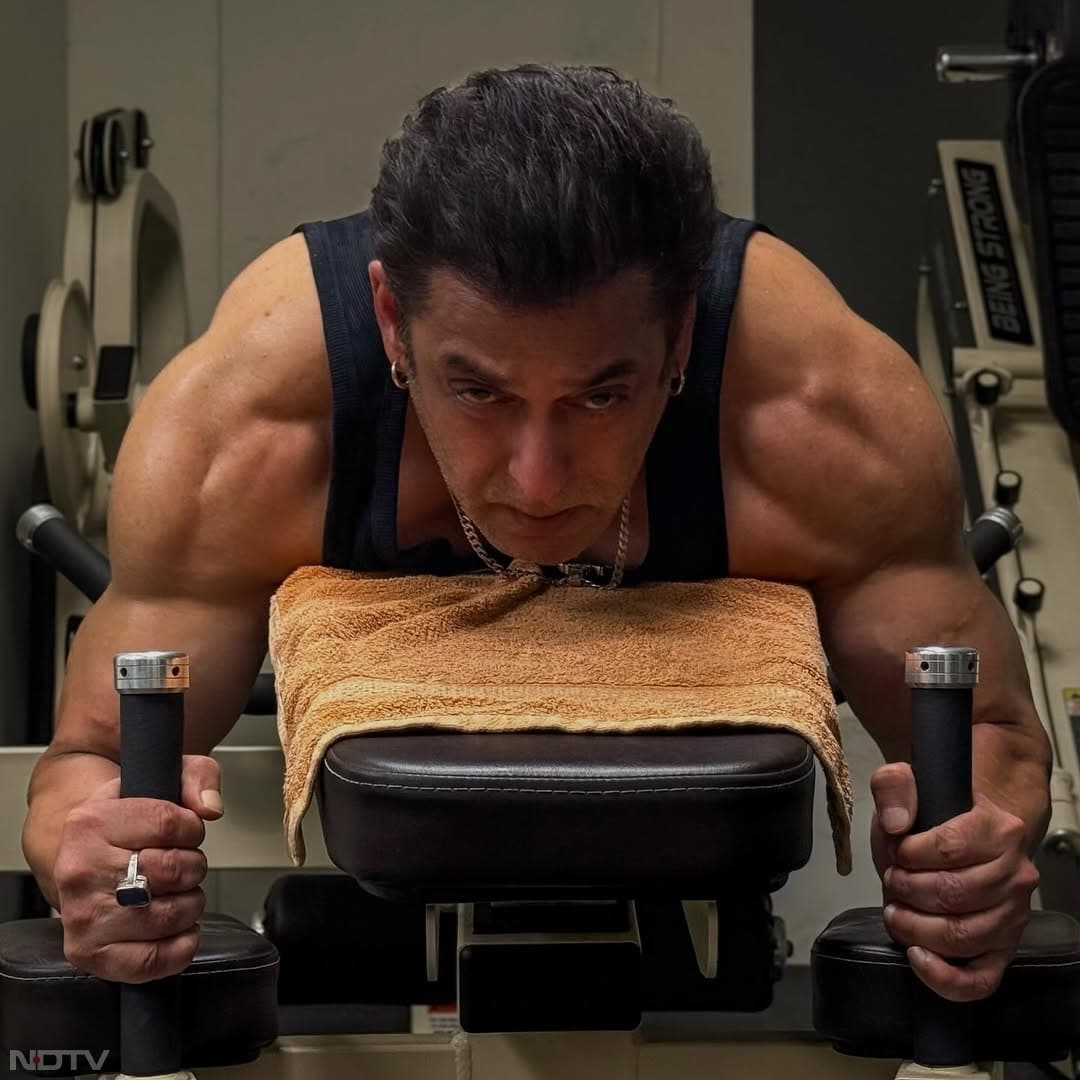 1989 में आई सुपरहिट फिल्म &lsquo;मैंने प्यार किया' से उन्&zwj;हें शोहरत की बुलंदियां हासिल हुई थीं. beingsalmankhan/Instagram