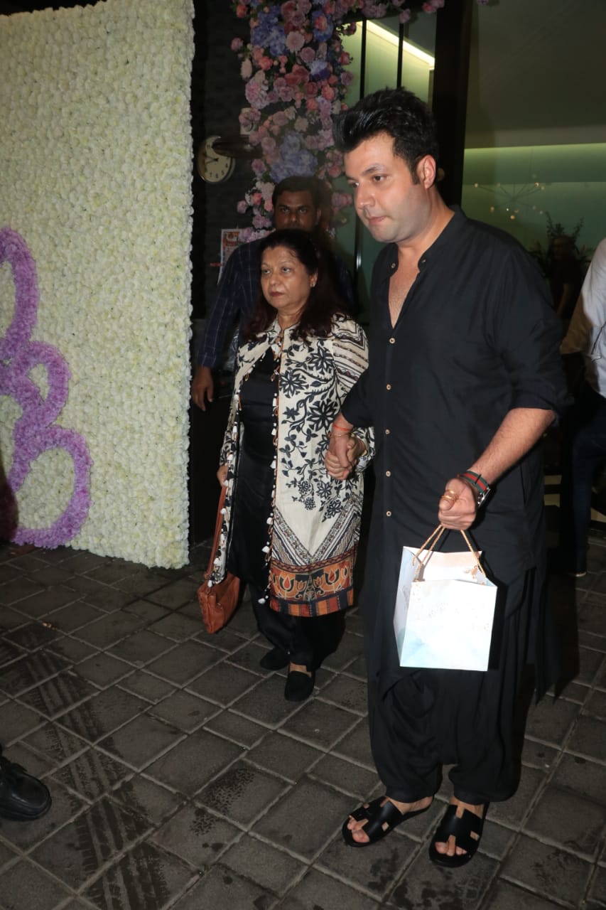Ganesh Chaturthi: सलमान खान समेत अर्पिता खान शर्मा के घर पहुंचे कई सितारे