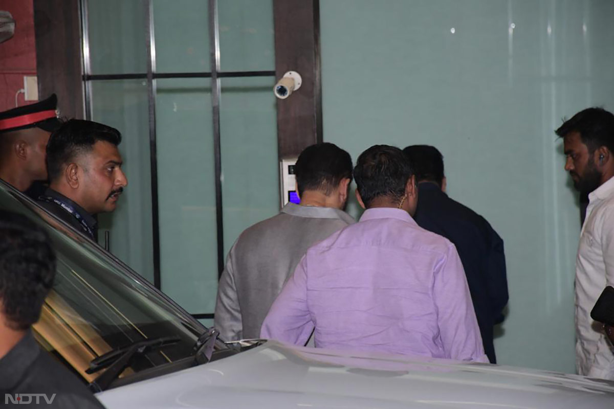 Salman Khan arrived in style for his brother Arbaaz Khan's wedding. (Image Courtesy: Varinder Chawla)