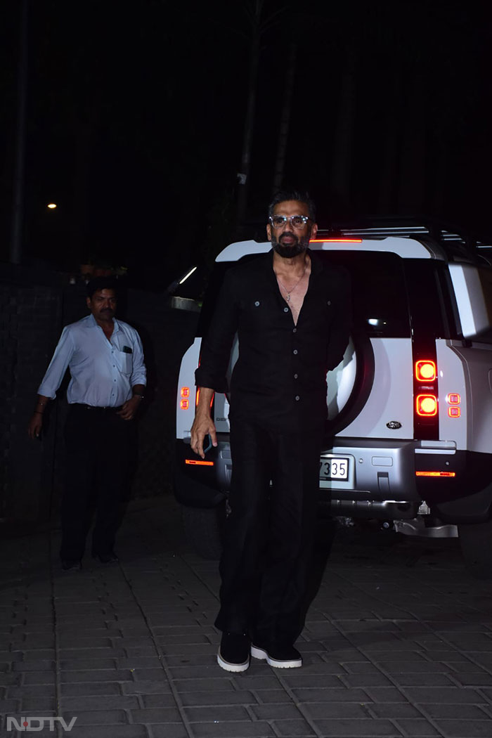 Suniel Shetty at the party. (Image courtesy: Varinder Chawla)