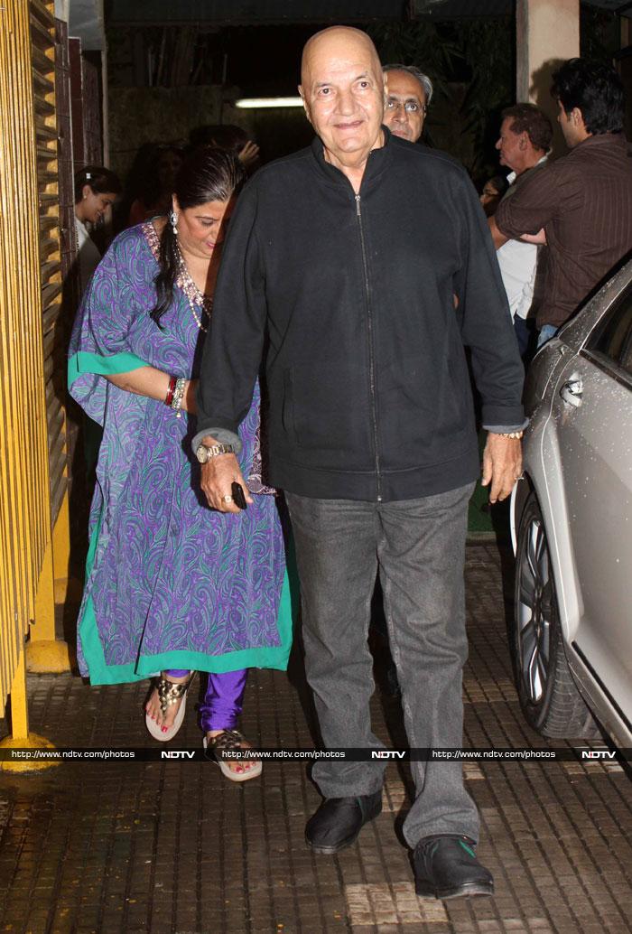 A movie date with Salman\'s family, friends