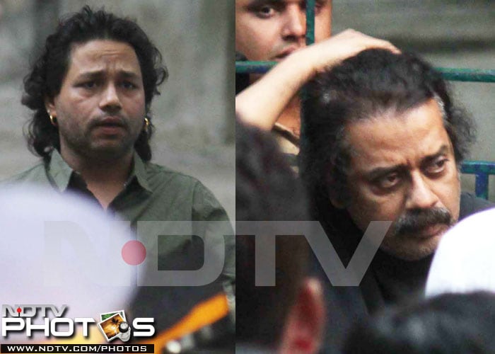 Salman, Rishi Kapoor visit Bal Thackeray