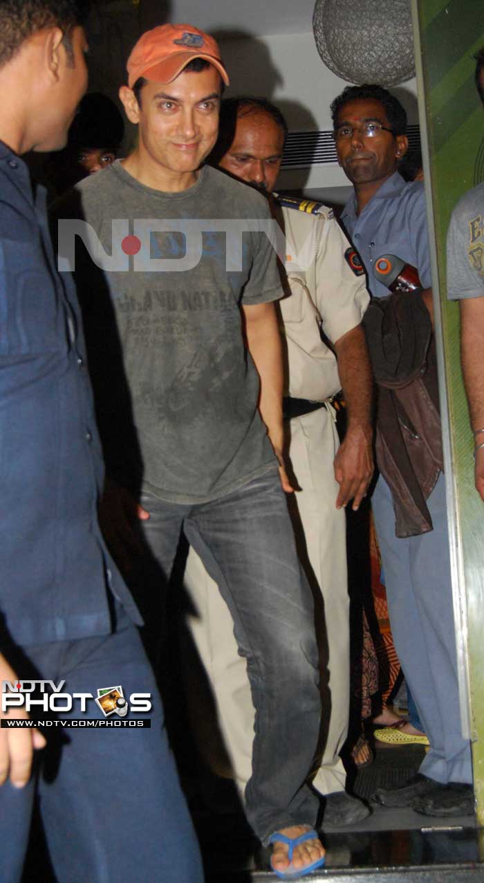 Special Screening: Aamir, Kiran, Salman watch Bodyguard