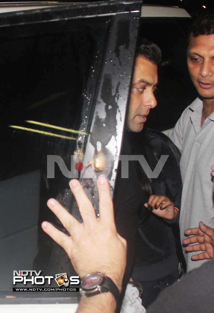 Salman heads to US for difficult surgery