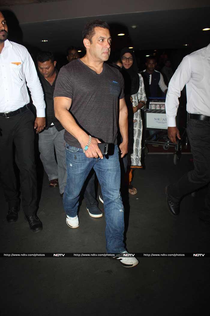Rock On Like Salman Khan At The Airport
