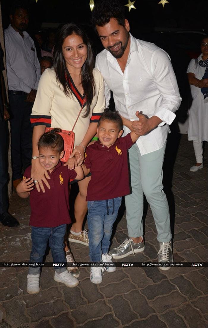 Katrina, Karan And Others Celebrate Christmas With Salman And The Khandaan