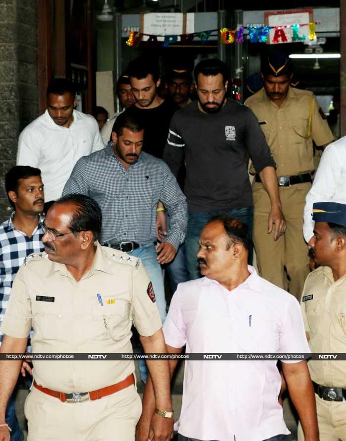 Salman Khan Acquitted, Family by His Side