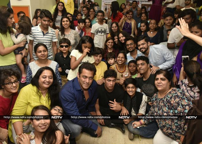 Recap Of Salman, Kangana And Other Celebs' Monday Outing