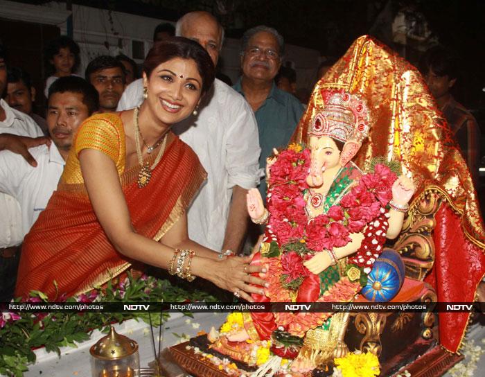 Meanwhile, actress Shilpa Shetty also celebrated the festival with her husband Raj Kundra and younger sister Shamita Shetty.<br><br>

Shilpa looked beautiful in a yellow and orange <i>sari</i>.