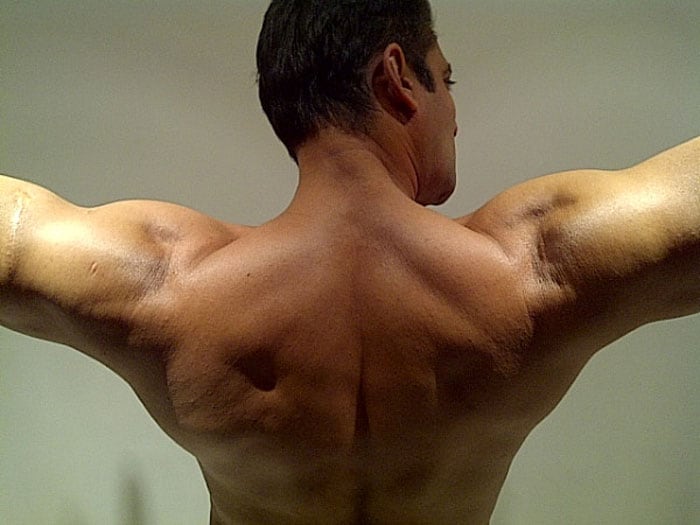Salman clicks his fabulous biceps!
