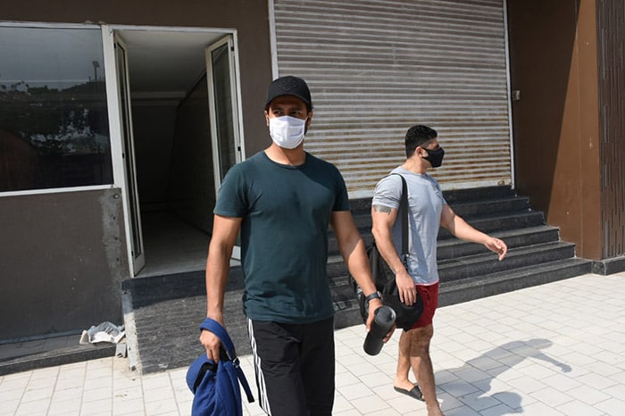 Vicky Kaushal was clicked in Andheri. Going by his outfit, it seems that he was coming out from his gym.