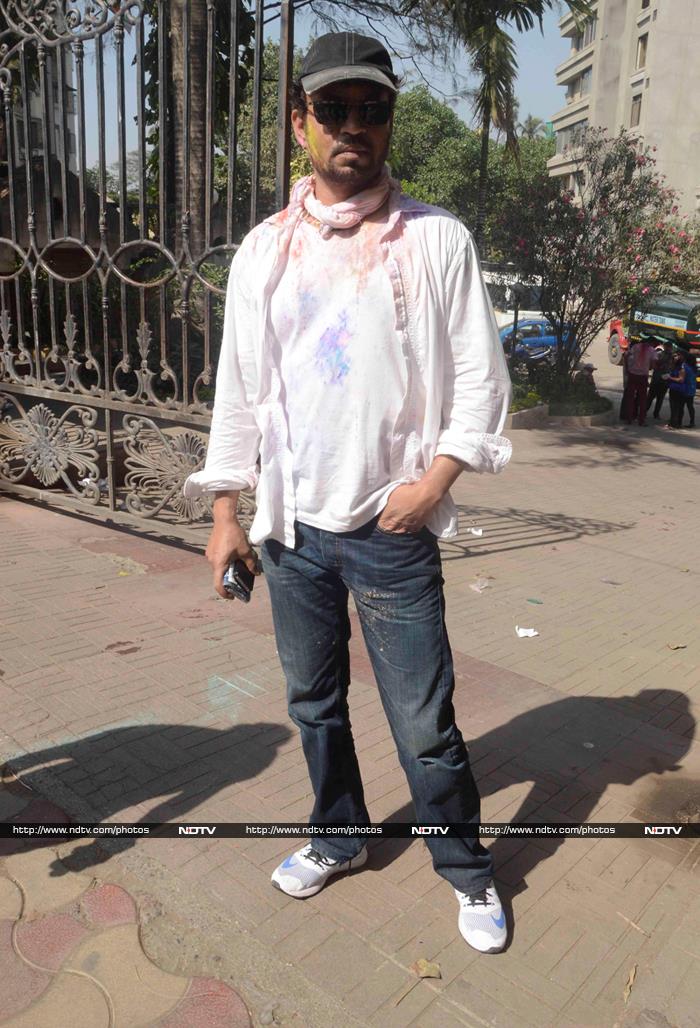 Salman Khan Takes a Day off to Celebrate Holi With Family