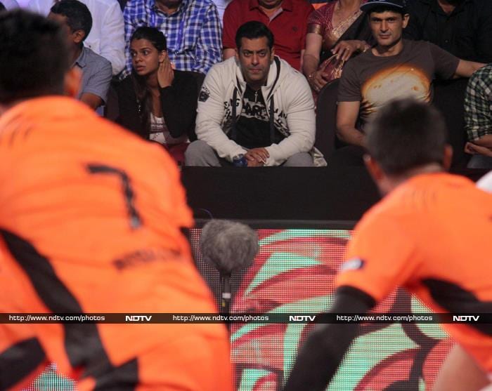 Salman Khan Does the Kabaddi Thigh-Five Like a Boss
