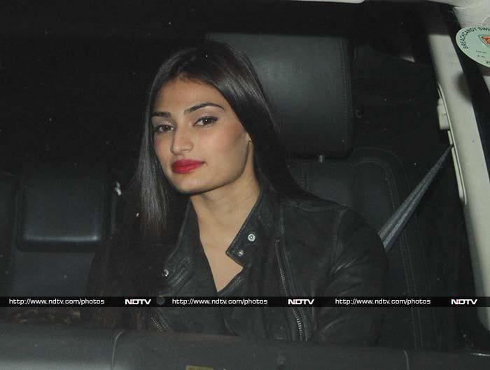 Athiya Shetty, who made her debut in Bollywood this year with Salman's <I>Hero</i>, looked smart in a black jacket.