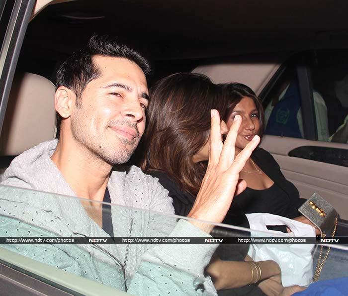 Dino Morea waved at the shutterbugs.