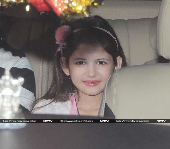 Bhaijaan's Munni Harshaali Malhotra also arrived to wish her 'Salman Uncle.'