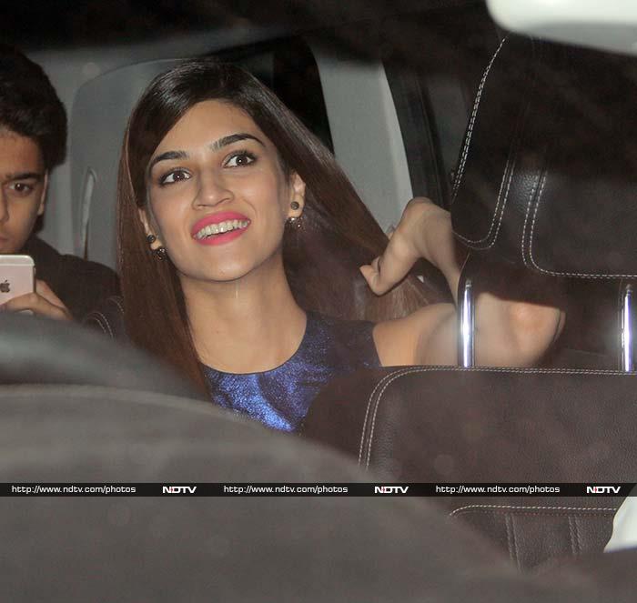 Kriti Sanon, who was recently seen in <I>Dilwale</i>, looked nice in a blue dress.