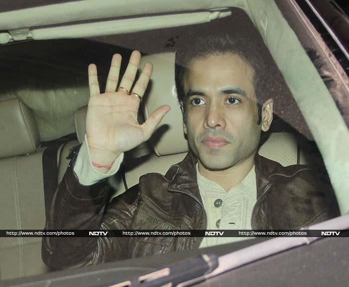 Tusshar Kapoor waved at the shutterbugs.