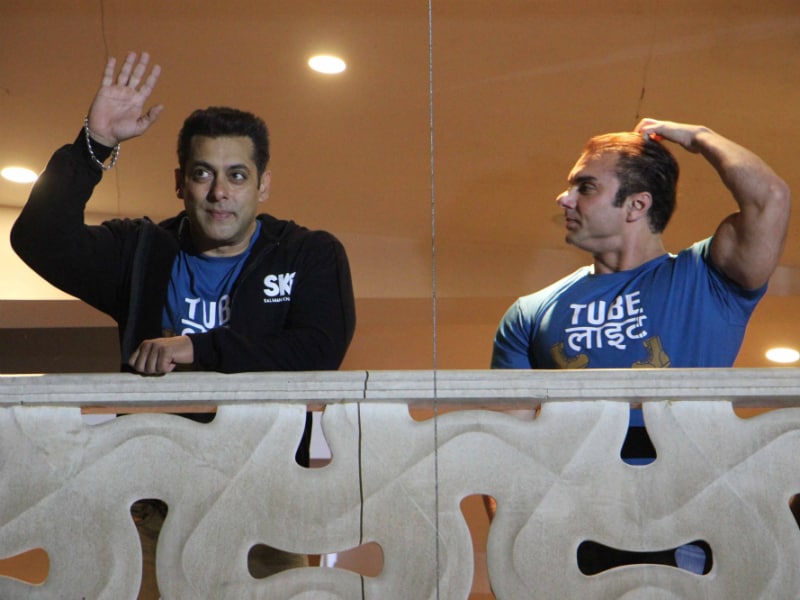 Photo : When Tubelight Salman Khan Met Fans