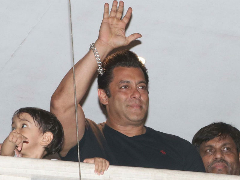 Katrina, Varun, Jacqueline Meet Salman Khan