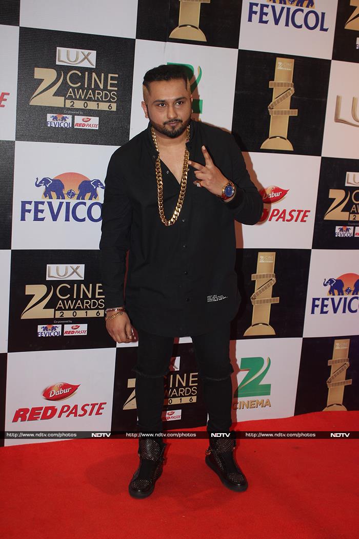 Starry, Starry Night: Bollywood Glitters at the Zee Cine Awards