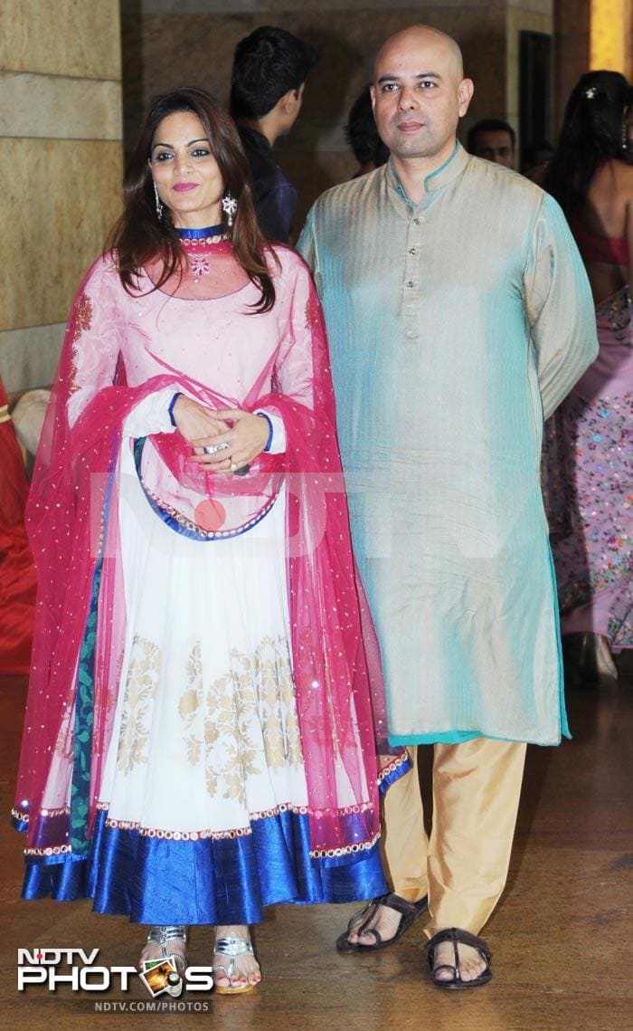 Celebs at the wedding of Riteish\'s brother