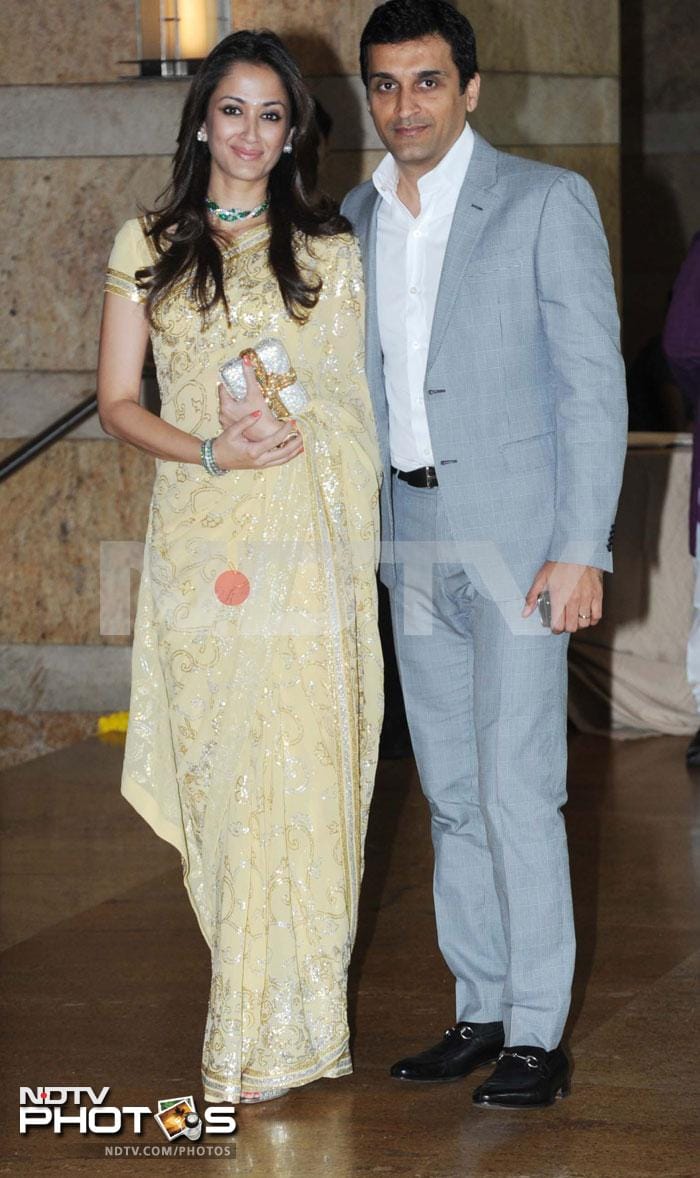 Gayatri Joshi with her husband Vikas Oberoi.<br><br>Coming up: Politicians at the wedding of Riteish's brother