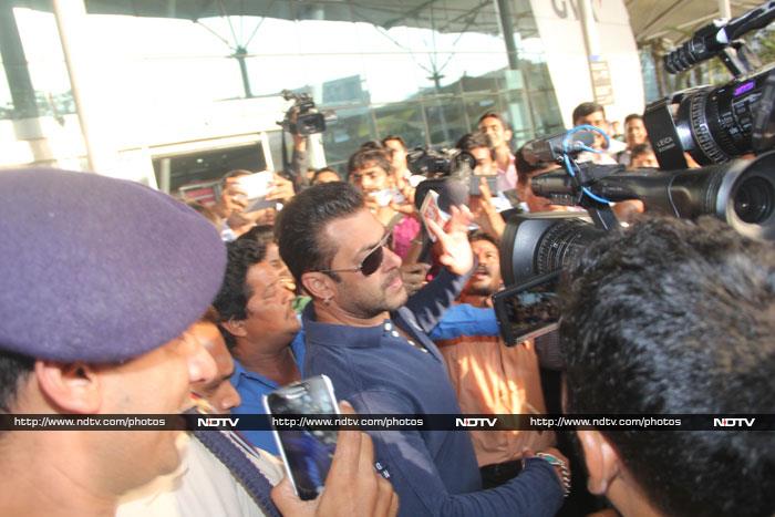 Salman Khan Touches Down in Mumbai Ahead of \'Judgement Day\'