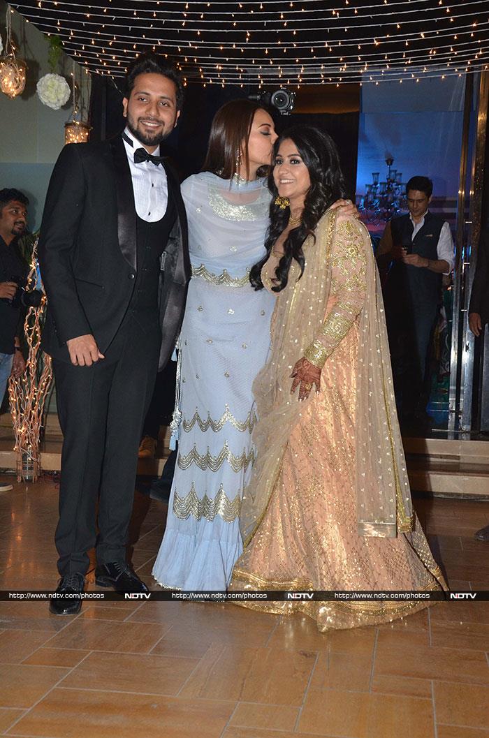 Salman And Sonkashi\'s Dabangg Style At A Bollywood Wedding