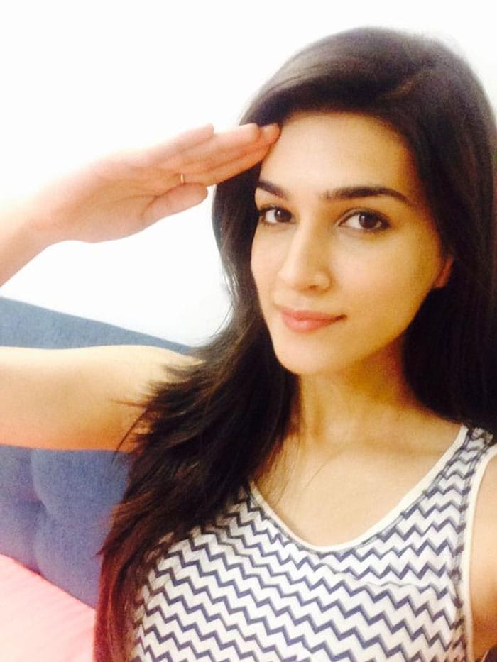 Kriti Sanon: #SaluteSelfie A big salute to our nation's real selfless Heroes!! #IndianArmy #proudindian