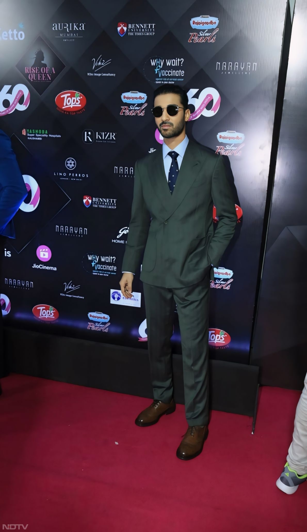 Raghav Juyal suited up for the event. (Image Courtesy: Varinder Chawla)