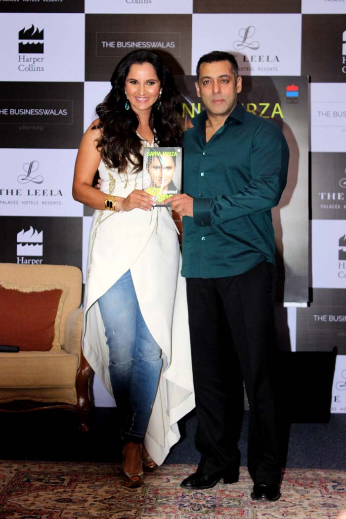 Salman Khan, Sania Mirza Ace the Laughter Game