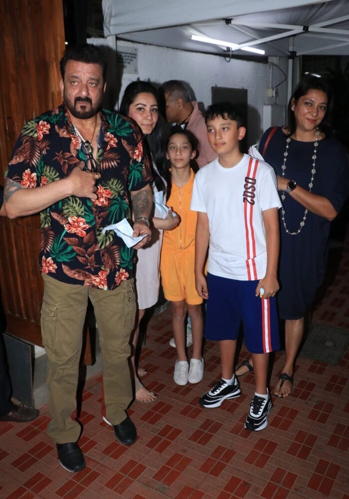 Sanjay Dutt with his wife Maanayata Dutt, kids Iqra and Shahraan Dutt, and sister Priya Dutt, was clicked outside a restaurant