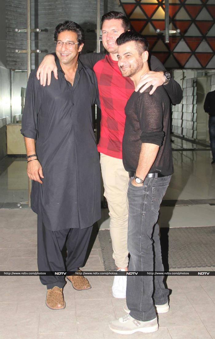 Arjun, Anshula Attend Sanjay Kapoor\'s Birthday Bash